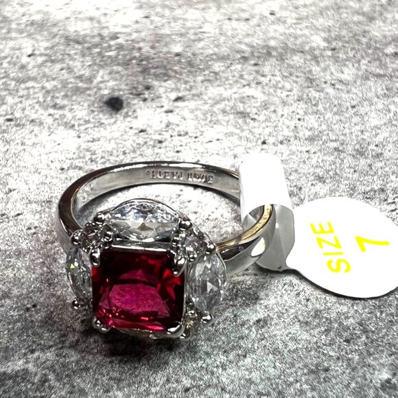 Ring Bomb Party Ring, NWOT, size 7 red gemstone silver color band - Picture 4 of 4